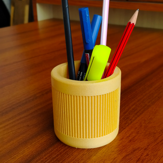 Fin Pattern Desk Pen Holder